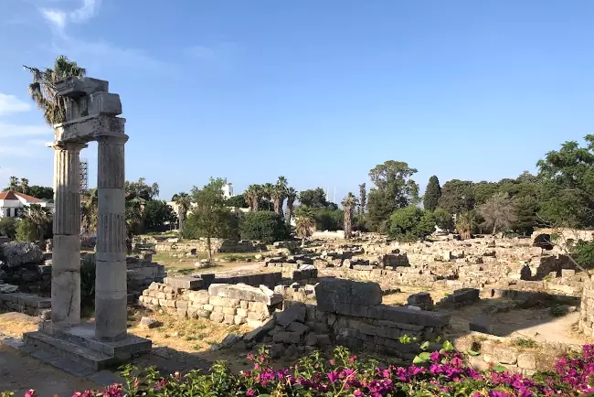 L'area dell'Antica Agorà di Kos, ricca di reperti archeologici di ogni genere.