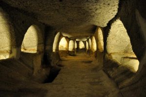 Le catacombe di Milos, Grecia.