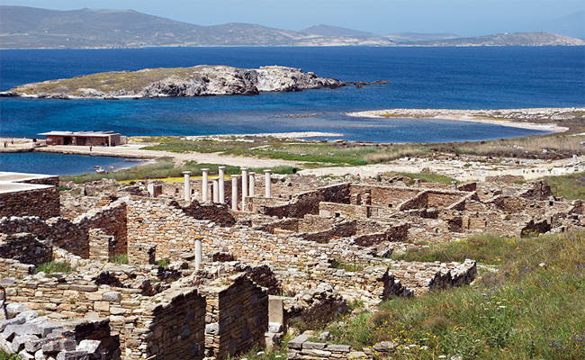 Scavi archeologici e templi sull'isola di Delos, vicino Mykonos.