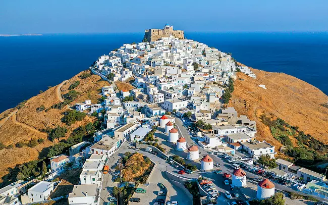 La suggestiva isola greca di Astypalea tra le isole del Dodecaneso.