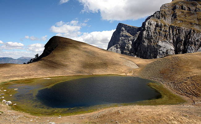 Il Drakolimni del Monte Tymfi nel Parco Nazionale di Vikos.