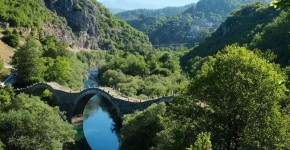 Ecoturismo in Grecia, regione di Zagoria.
