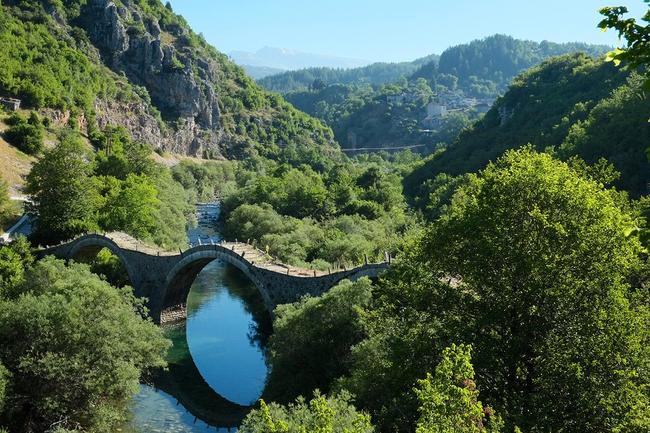 Ecoturismo in Grecia, regione di Zagoria.