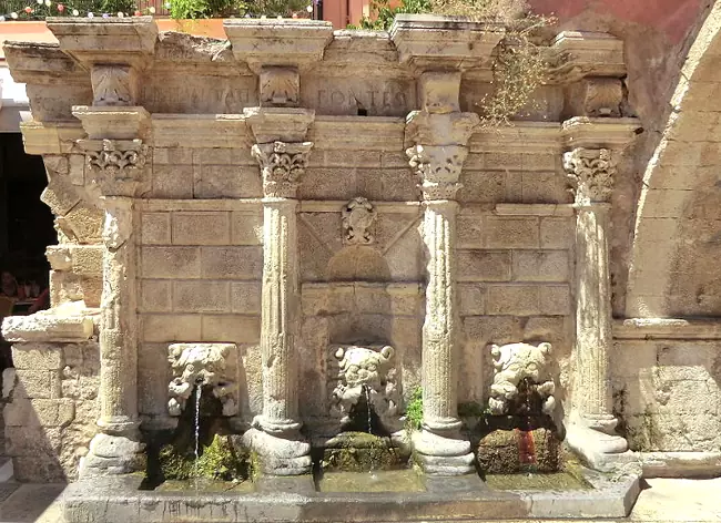 La fontana Rimondi di Rethymno.