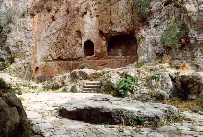 La Fonte Castalia del I secolo, in cui si purificava chi andava dall'oracolo di Delfi.