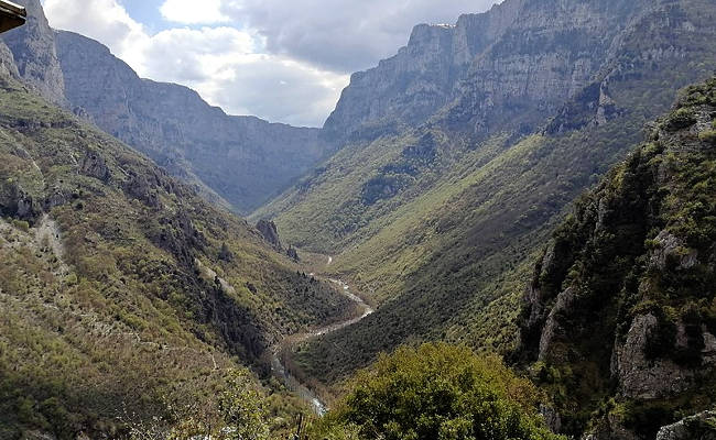 La Gola di Vikos dal villaggio di Papigo.