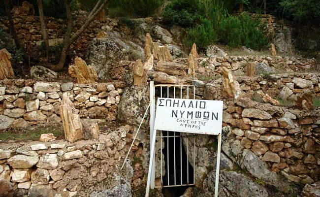 L'ingresso della Grotta delle Ninfe a Itaca.