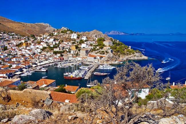 L'isola greca di Hydra, vista sul porto.