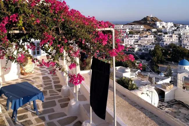 Una splendida immagine di Chora, capoluogo dell'isola di Ios.