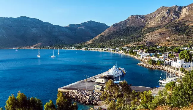 Lo splendido scenario naturale dell'isola greca di Tilos.