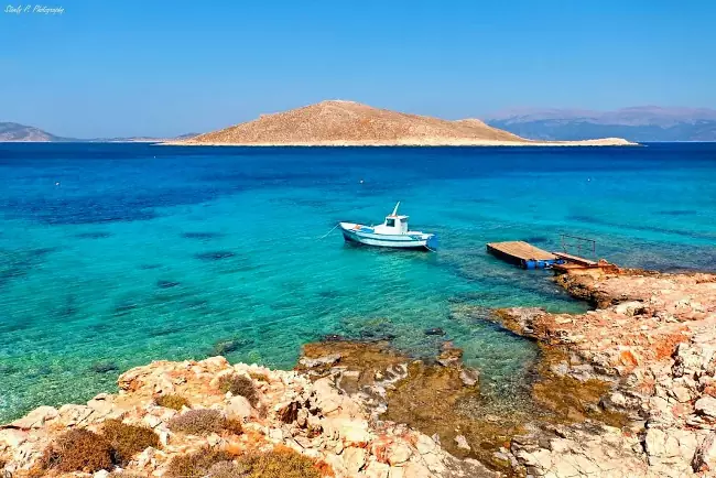 Il mare stupendo delle isole greche del Dodecaneso.