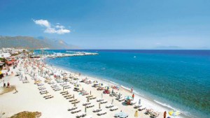 Spiaggia di Kardamena, isola di Kos in Grecia.