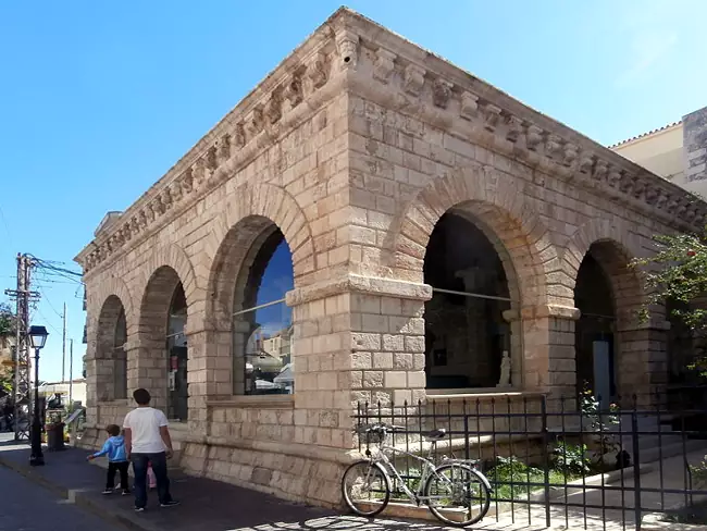 La Loggia Veneziana nel centro storico di Rethymno.