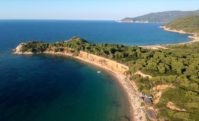 Le baie con le spiagge di Mandraki, Mandraki Elias e Agistros, tra le più belle di Skiathos.