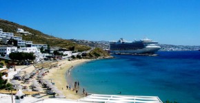 Spiaggia di Megali Ammos a Mykonos, Grecia.