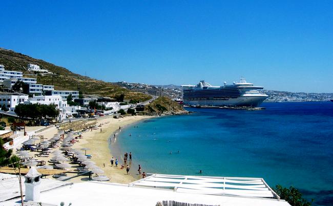 Spiaggia di Megali Ammos a Mykonos, Grecia.