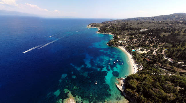 La bellissima costa della spiaggia di Monodendri, a Paxos.