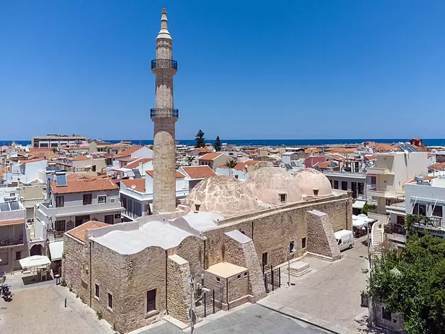 La Moschea Neradze nel centro storico di Rethymno.