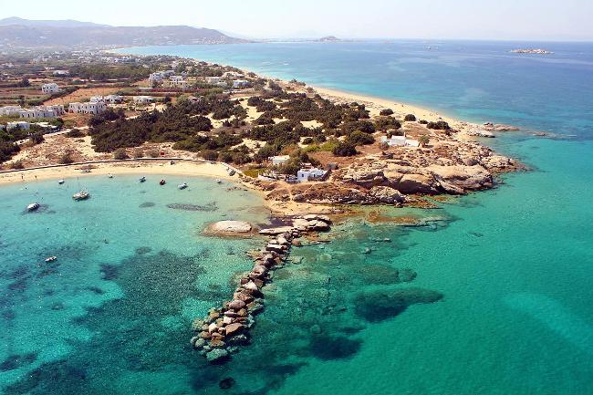 La meravigliosa costa marina di Naxos in Grecia.