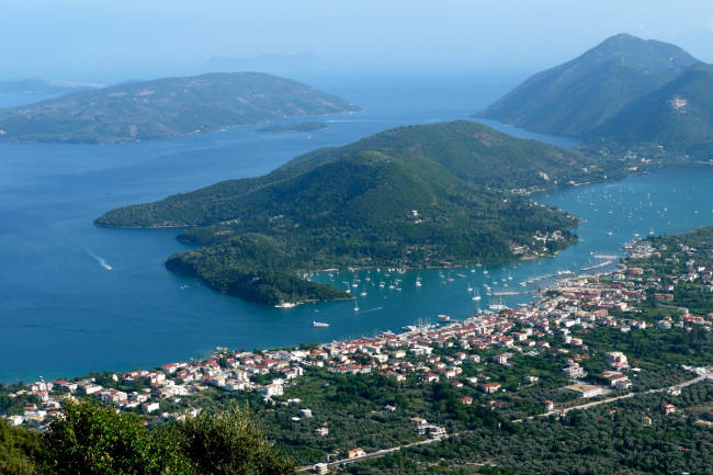 Il villaggio di Nidri sull'isola di Lefkada e la sua fantastica baia.