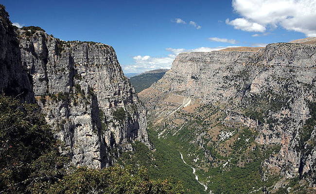 La gola di Vikos nel Parco Nazionale Vikos–Aoös, regione di Zagoria.