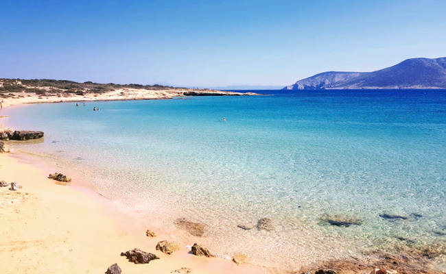 Il fantastico ambiente naturale della spiaggia di Platia Pounda.