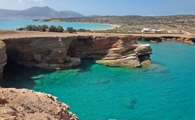 L'impressionante costa di Pori, con bellissime spiagge ed emozionanti scogliere.