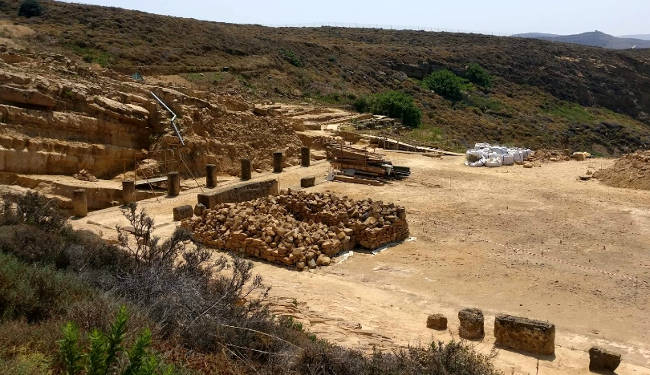 Il Santuario di Kavirio, sul promontorio di fronte l'antica Efestia.