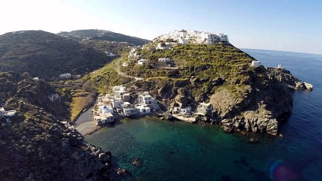 L'incantevole isola greca di Sifnos, meraviglia delle Cicladi.