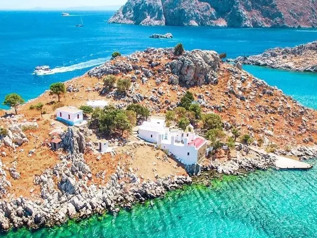 Le spiagge più belle dell'isola greca di Symi.