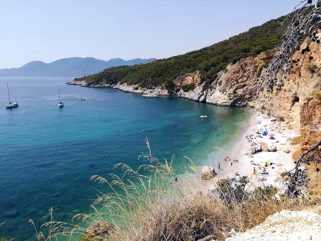 La spiaggia di Chalikiada è una delle più belle sull'isola di Agistri.