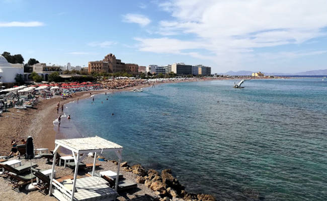 La spiaggia di Elli, all'estremità nord dell'isola di Rodi.