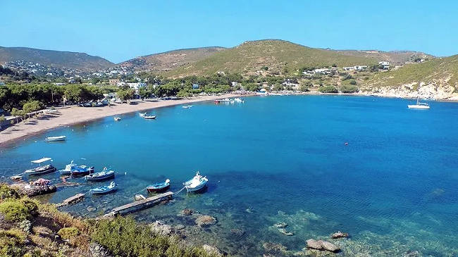 La spiaggia di Kambos, una delle più belle di Patmos.