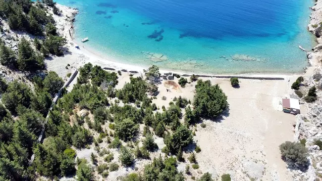 La bella spiaggia di Maroni sull'isola di Symi.