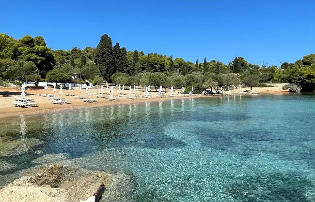 La spiaggia di Zogeria è una delle più belle di Spetses.