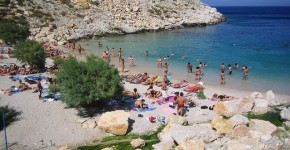 Una bella spiaggia vicino Atene.