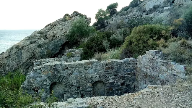 Le rovine delle terme romane a Therma sull'isola greca di Ikaria.