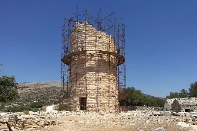 La Torre Cheimarros in fase di ristrutturazione.