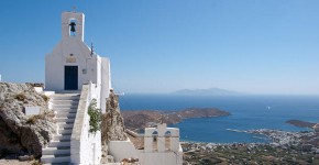 Vista di Chora a Serifos, in Grecia.